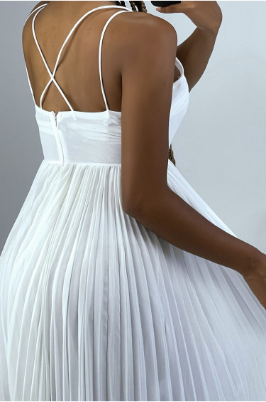 Robe blanche avec jupe plissée style accordéon - 3
