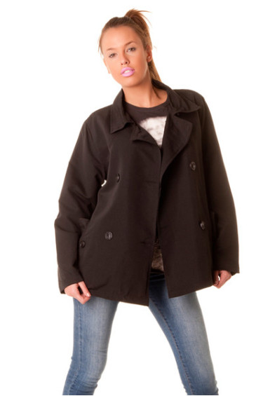 Superbe petit paletot noir, les classiques de la mode. Dressing fashion de modeuse - 4